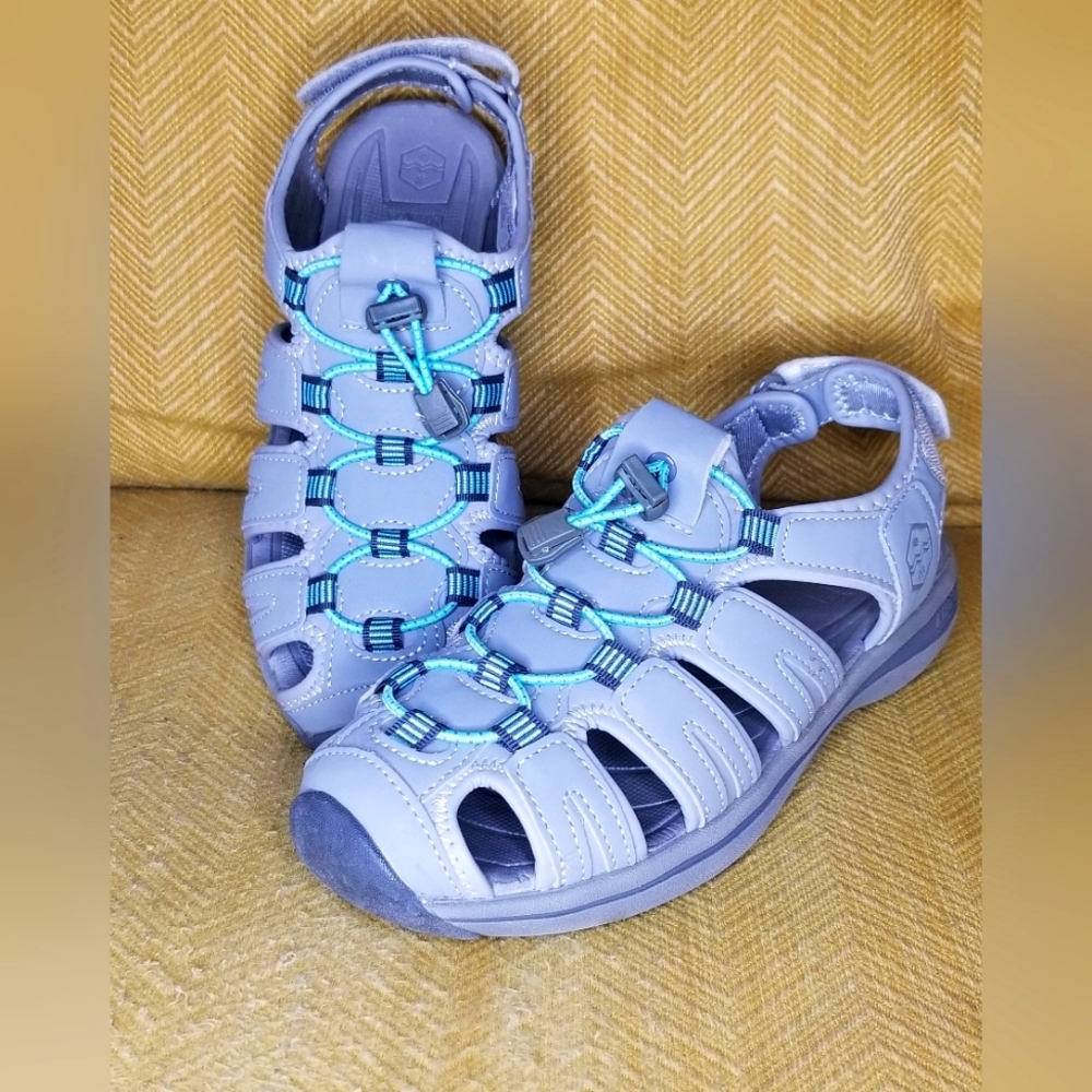 Khombu Ashley Gray Size 8 Hiking Sandals